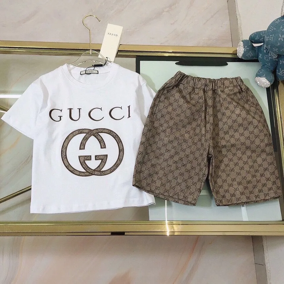 【90-160cm】二点セット デイリーにぴったり 大活躍 カジュアル 快適 半袖Ｔシャツ+ショートパンツ セットアップ