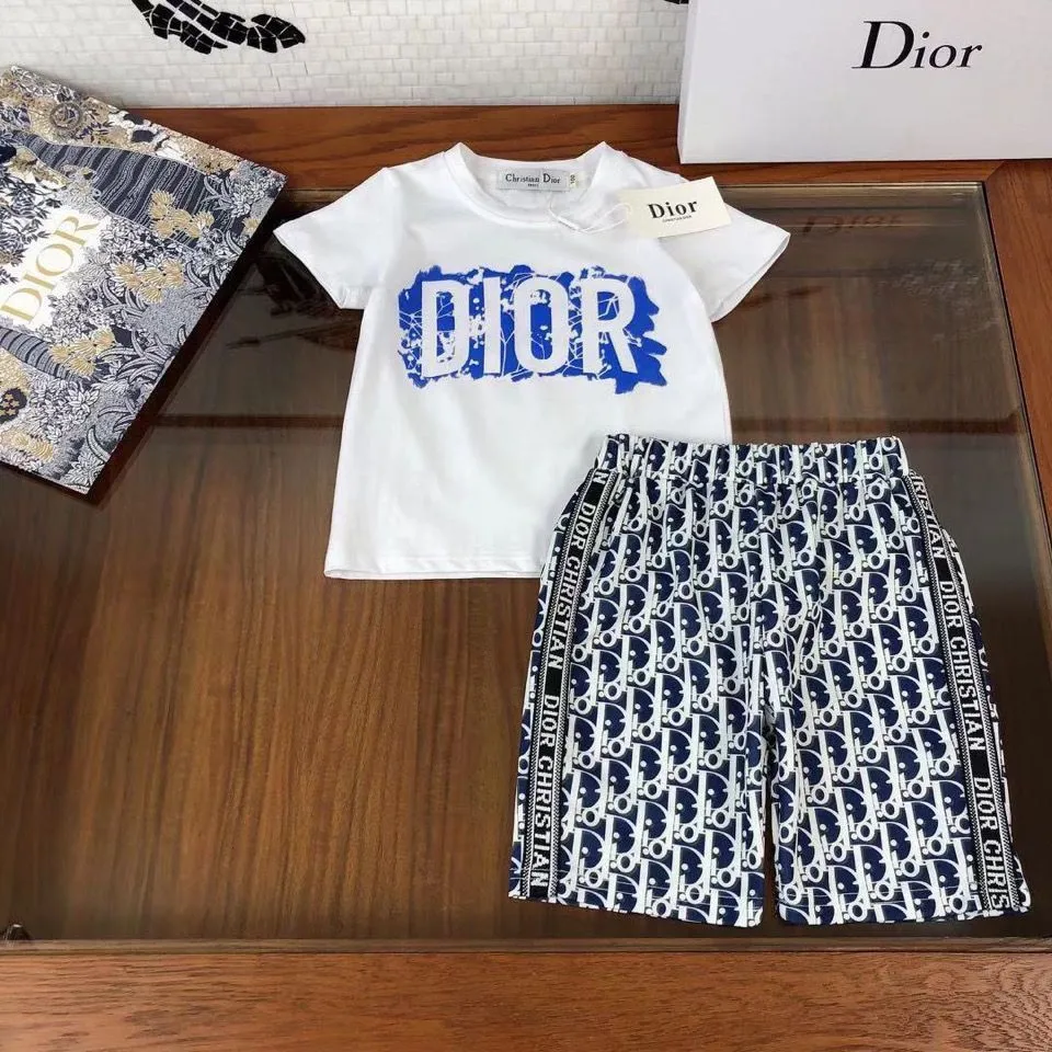 【90-160cm】二点セット コンフォート感抜群 絶対流行 カジュアル 半袖Ｔシャツ+ショートパンツ セットアップ