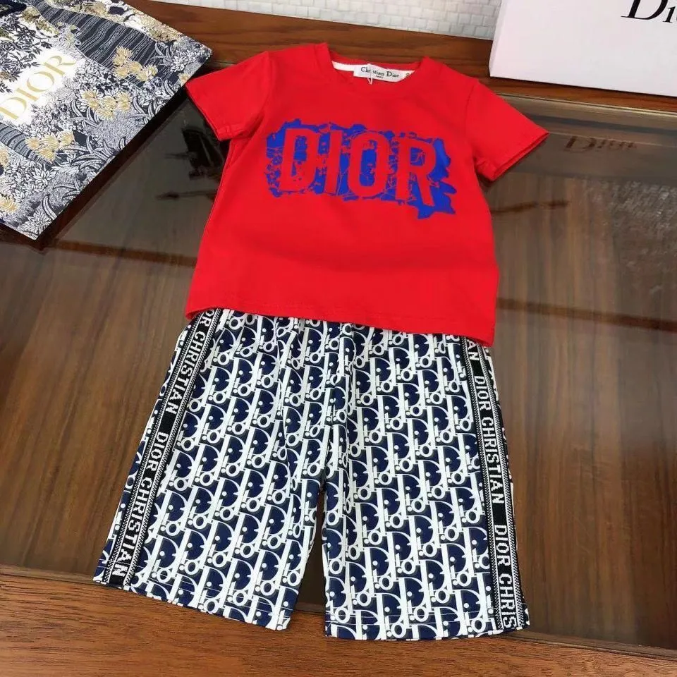 【90-160cm】二点セット コンフォート感抜群 絶対流行 カジュアル 半袖Ｔシャツ+ショートパンツ セットアップ