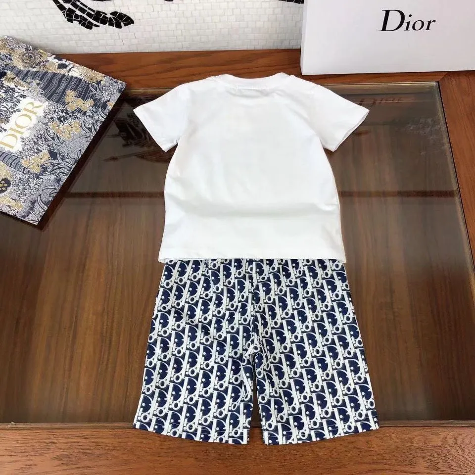 【90-160cm】二点セット コンフォート感抜群 絶対流行 カジュアル 半袖Ｔシャツ+ショートパンツ セットアップ