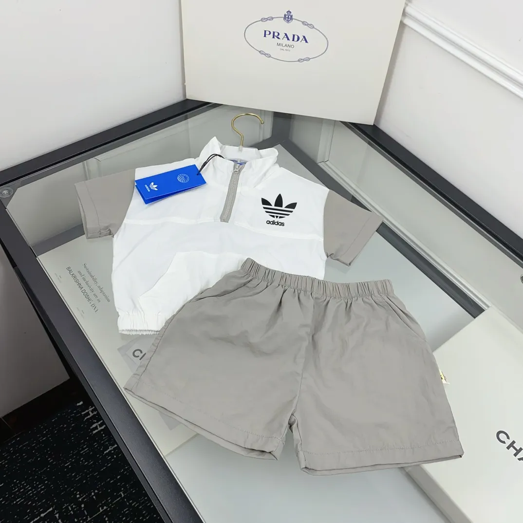【73-120cm】二点セット 夏にぴったり UV対策 吸汗速乾 トレンド  半袖 Ｔシャツ+ショートパンツ セットアップ