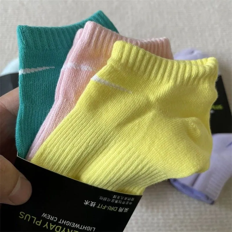 【激安1円！！】三足セット 売り切れ必至 シンプル 無地 快適な履き心地 靴下 ソックス