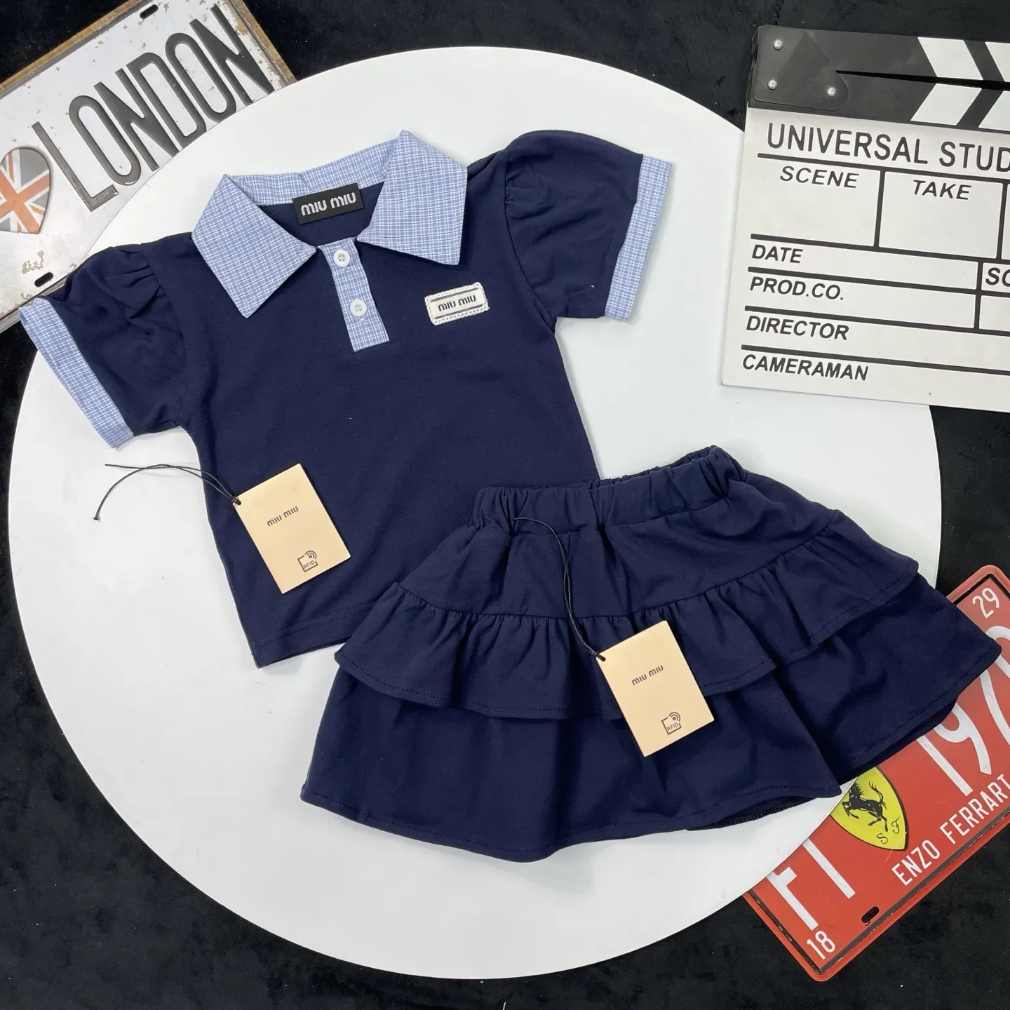 【90-140cm】二点セット 絶対欲しい トレンド  品質満点 カジュアル 女の子 半袖Ｔシャツ+スカート セットアップ