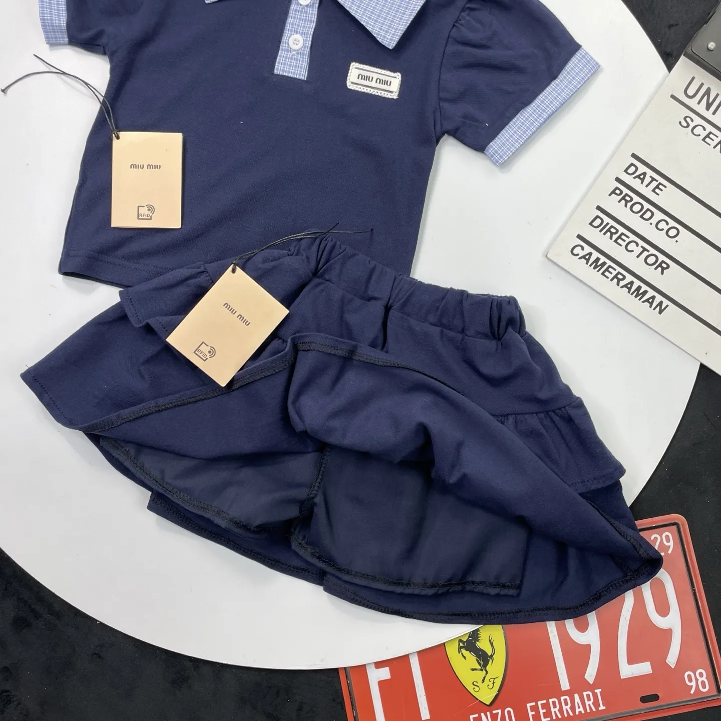 【90-140cm】二点セット 絶対欲しい トレンド  品質満点 カジュアル 女の子 半袖Ｔシャツ+スカート セットアップ
