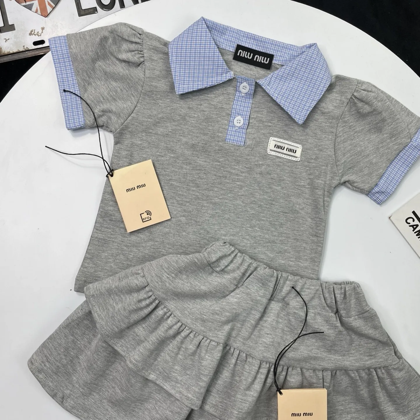 【90-140cm】二点セット 絶対欲しい トレンド  品質満点 カジュアル 女の子 半袖Ｔシャツ+スカート セットアップ