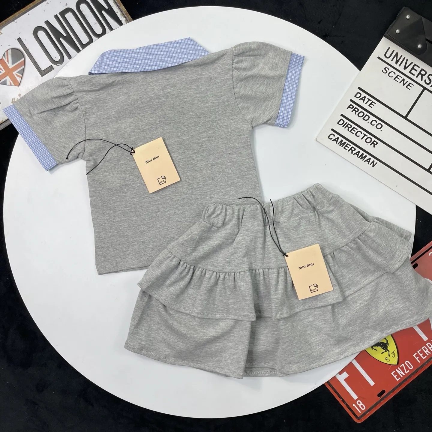 【90-140cm】二点セット 絶対欲しい トレンド  品質満点 カジュアル 女の子 半袖Ｔシャツ+スカート セットアップ