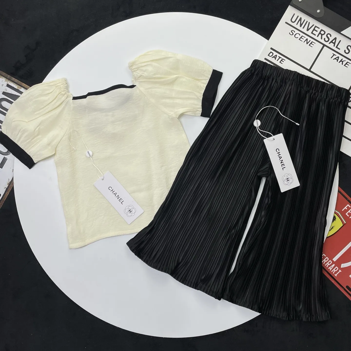 【90-140cm】二点セット おしゃれキッズ必見 ガーリー カジュアル 女の子 半袖Ｔシャツ+パンツ セット