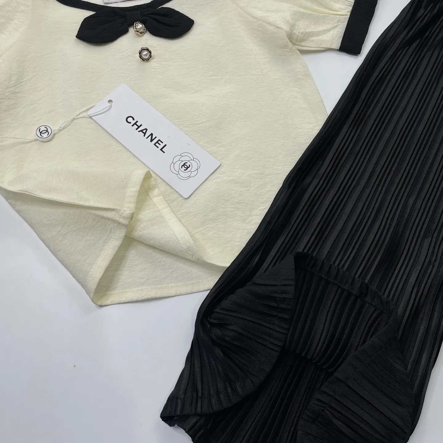 【90-140cm】二点セット おしゃれキッズ必見 ガーリー カジュアル 女の子 半袖Ｔシャツ+パンツ セット