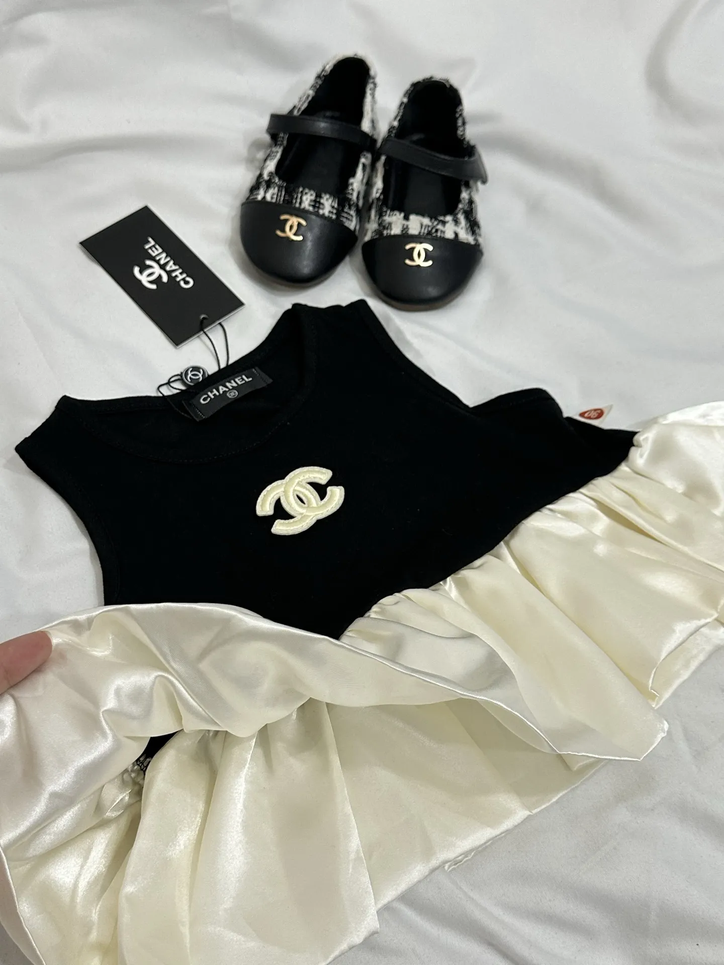 【80-130cm】二点セット おしゃれキッズ必見 おしゃれ きれいめ 切り替え 女の子 トップス+パンツ セットアップ