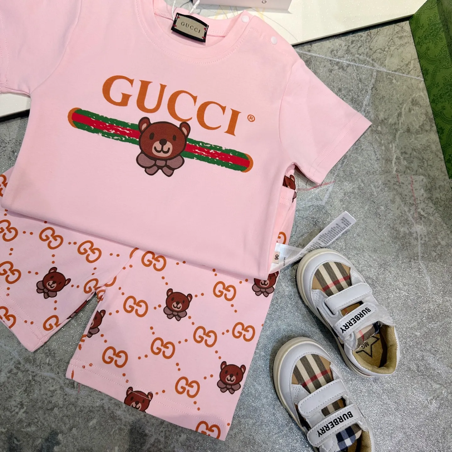 【66-110cm】二点セット 絶対欲しい 大人気 カジュアル 肌触り良い 半袖Ｔシャツ+ショートパンツ セットアップ