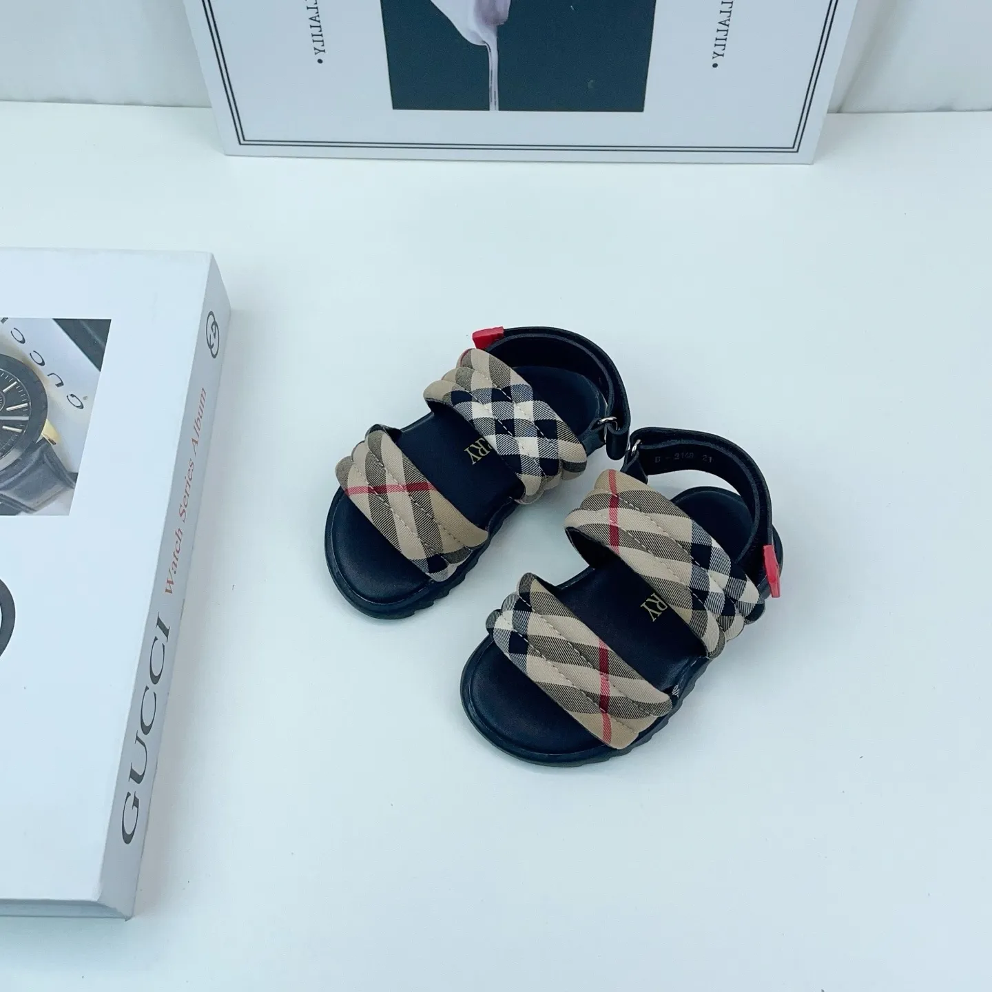 おしゃれ 履きやすい 軽量 シンプル 定番 履きやすい サンダル
