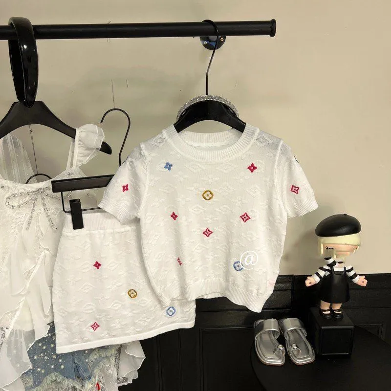 【80-130cm】二点セット 単品注文OK 好感度UP ガーリー 通気性抜群 女の子 半袖 Ｔシャツ+スカート セットアップ