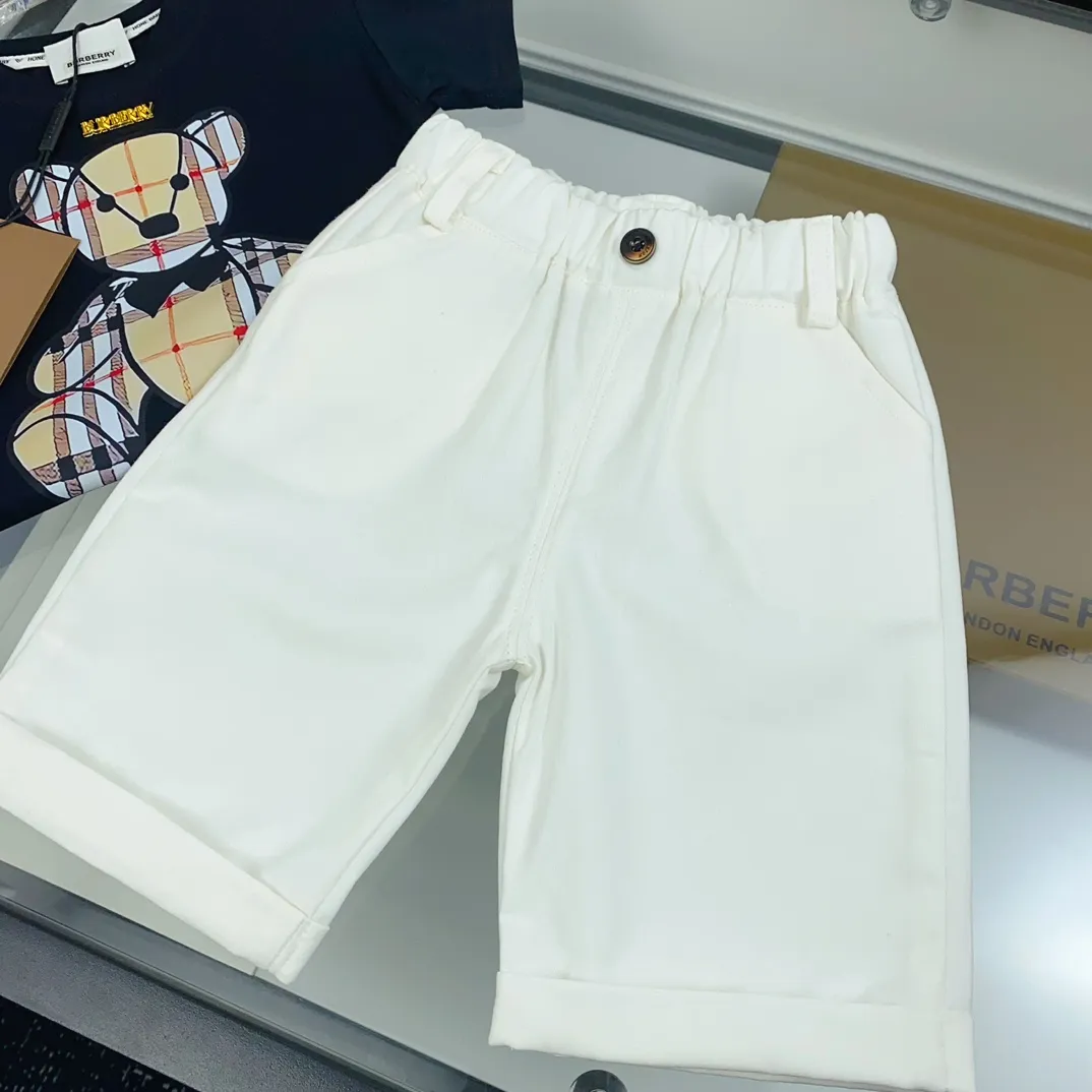 【80-140cm】二点セット 絶対見逃さないで 品質満点 カジュアル 通園・お出かけに 半袖Ｔシャツ+ショートパンツ セットアップ