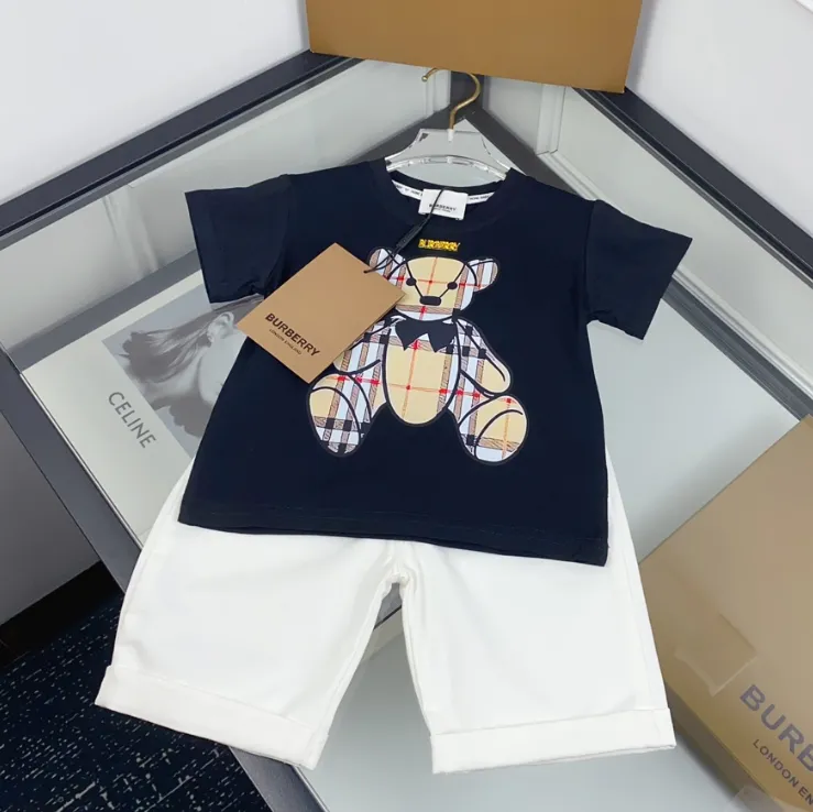 【80-140cm】二点セット 絶対見逃さないで 品質満点 カジュアル 通園・お出かけに 半袖Ｔシャツ+ショートパンツ セットアップ