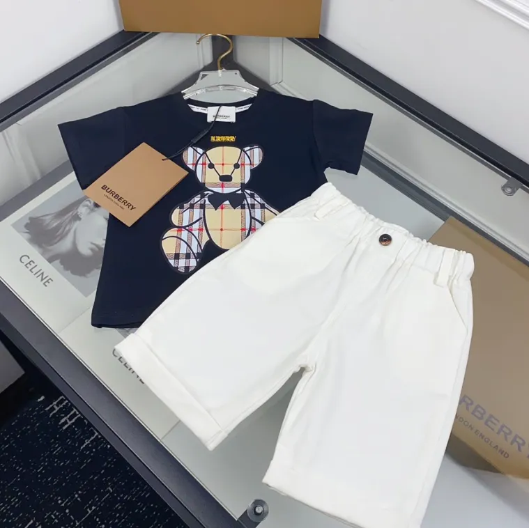 【80-140cm】二点セット 絶対見逃さないで 品質満点 カジュアル 通園・お出かけに 半袖Ｔシャツ+ショートパンツ セットアップ