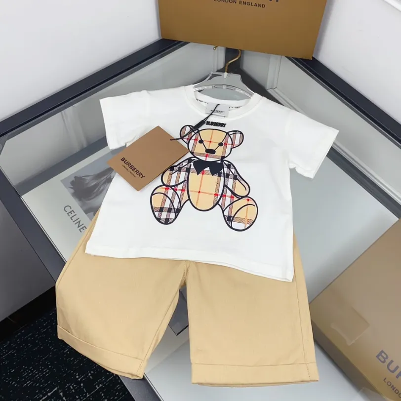 【80-140cm】二点セット 絶対見逃さないで 品質満点 カジュアル 通園・お出かけに 半袖Ｔシャツ+ショートパンツ セットアップ