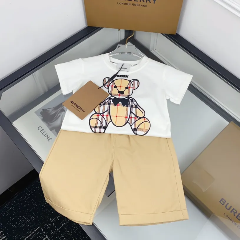 【80-140cm】二点セット 絶対見逃さないで 品質満点 カジュアル 通園・お出かけに 半袖Ｔシャツ+ショートパンツ セットアップ