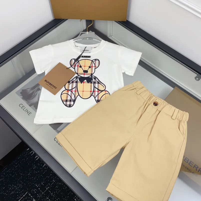 【80-140cm】二点セット 絶対見逃さないで 品質満点 カジュアル 通園・お出かけに 半袖Ｔシャツ+ショートパンツ セットアップ