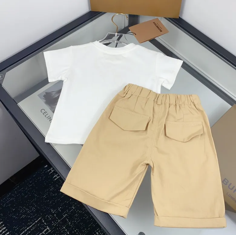 【80-140cm】二点セット 絶対見逃さないで 品質満点 カジュアル 通園・お出かけに 半袖Ｔシャツ+ショートパンツ セットアップ