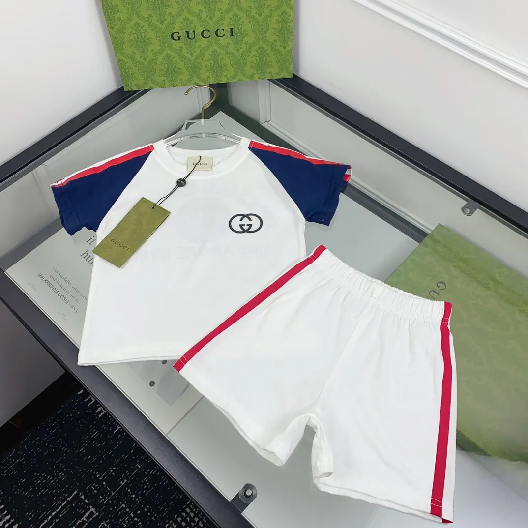 【80-110cm】二点セット 見逃し厳禁 トレンド  カジュアル 半袖Ｔシャツ+ショートパンツ セットアップ
