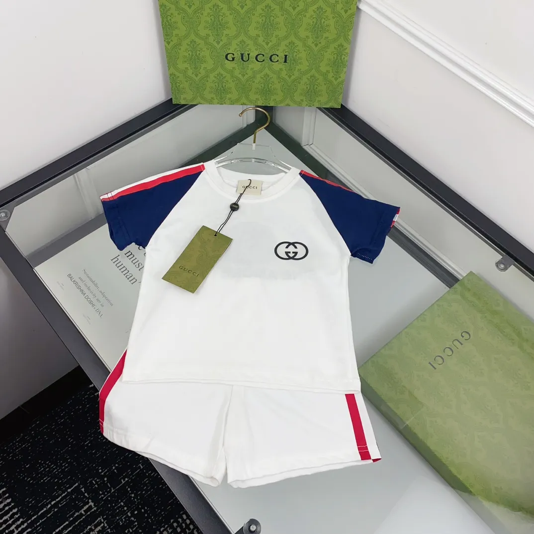 【80-110cm】二点セット 見逃し厳禁 トレンド  カジュアル 半袖Ｔシャツ+ショートパンツ セットアップ
