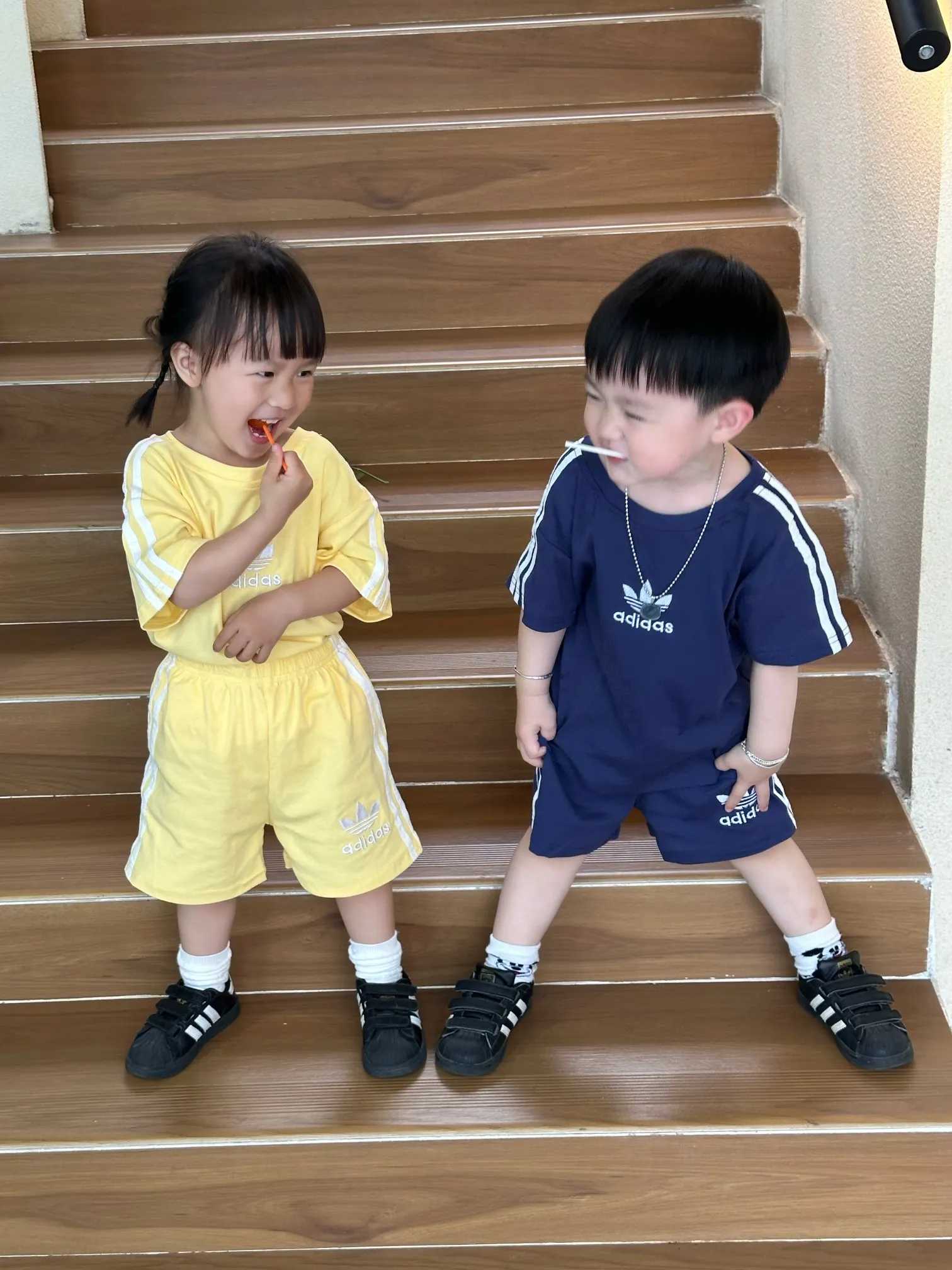 【80-130cm】二点セット 人気爆発中 売れ筋 カジュアル 無地 スポーティ 半袖Ｔシャツ+ショートパンツ セットアップ