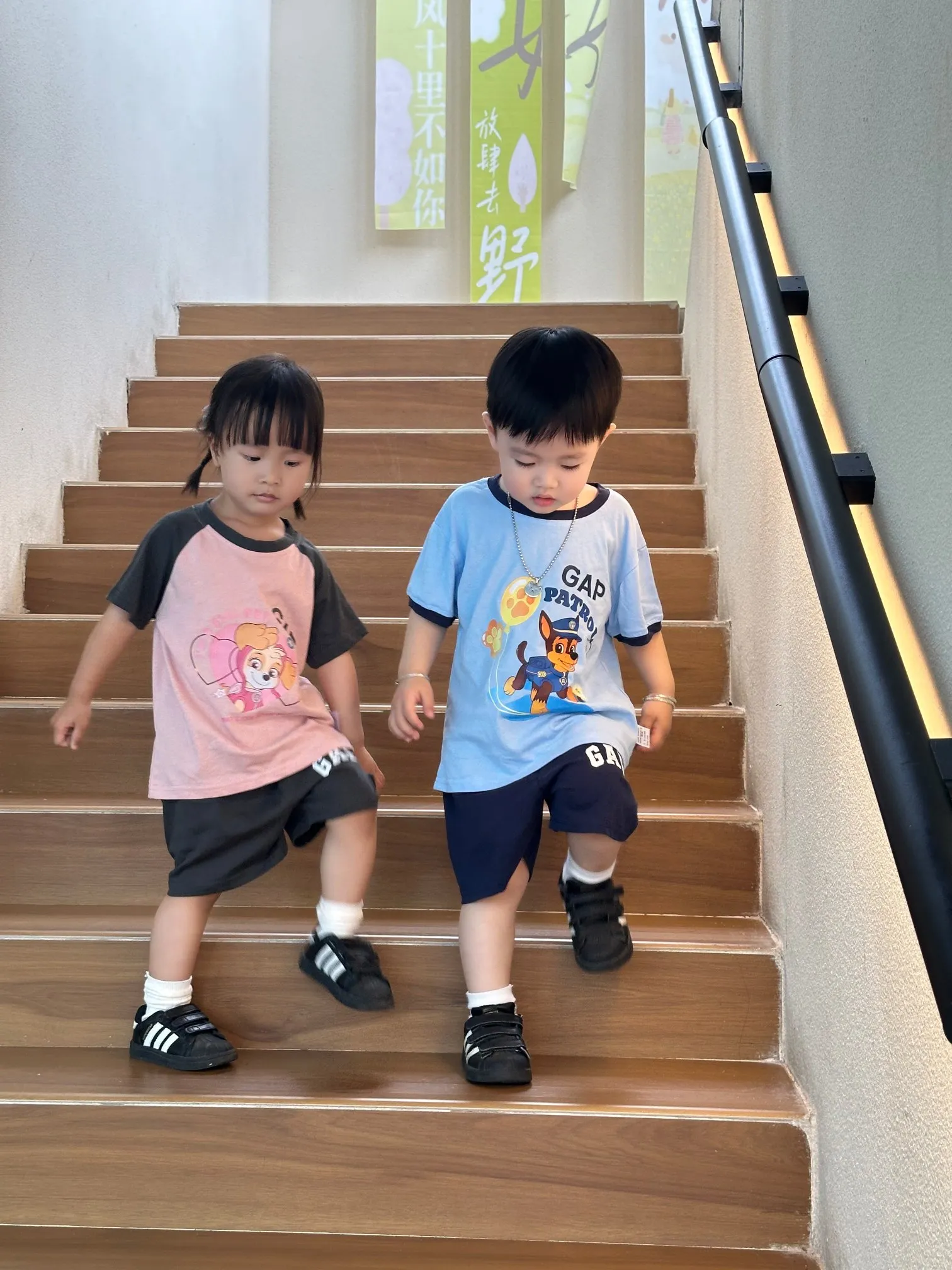 【80-130cm】二点セット 着回し最強 爆売れ中 カジュアル カートゥーン 可愛い 半袖Ｔシャツ+ショートパンツ セットアップ