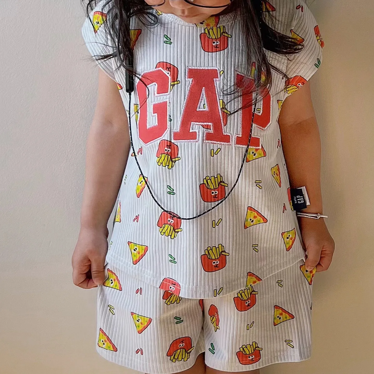 【80-120cm】二点セット 話題沸騰中 かわいさ満点 肌触り良い 女の子 半袖Ｔシャツ+ショートパンツ セットアップ