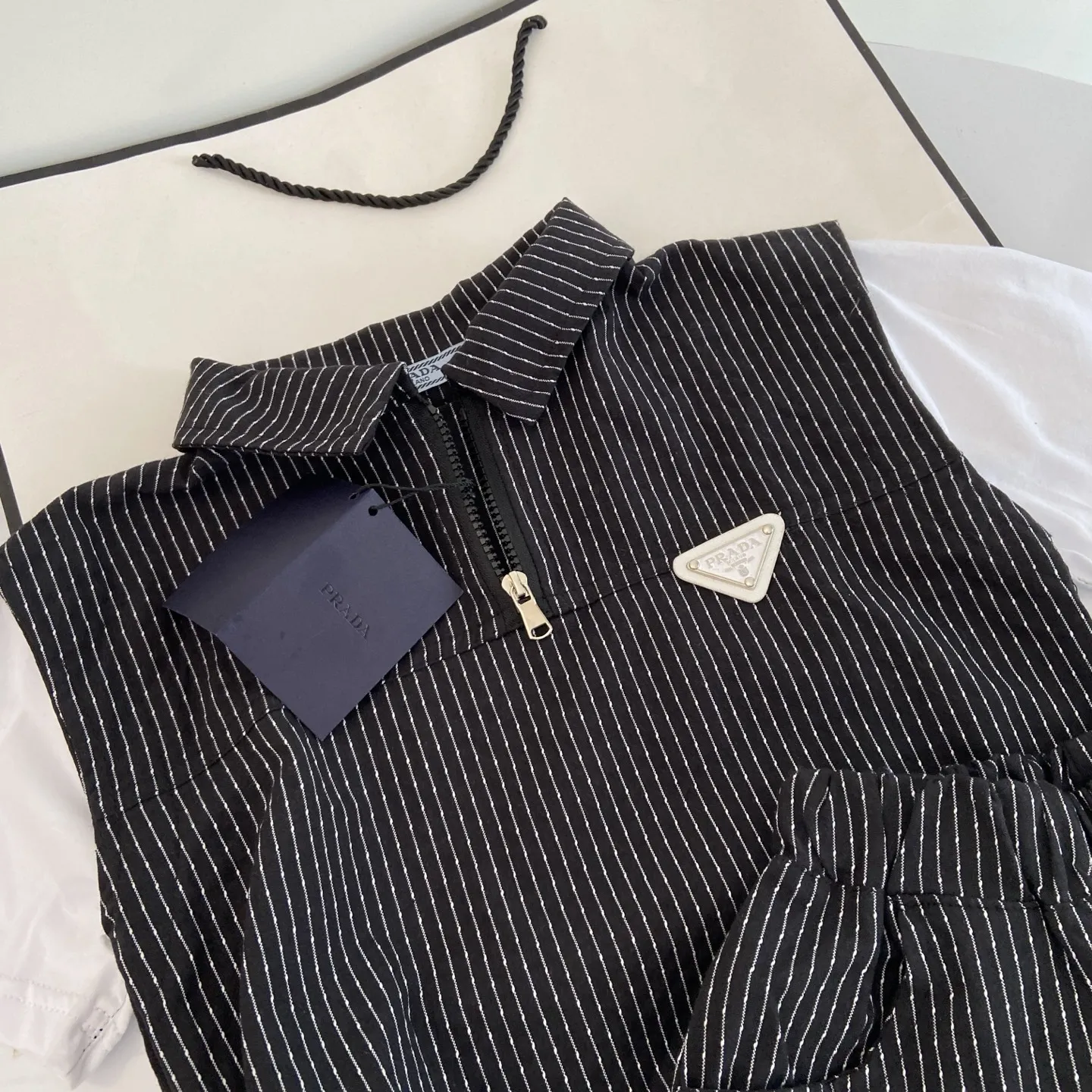 【90-150cm】二点セット 夏にぴったり カジュアル カッコイイ 男の子 半袖Ｔシャツ+ショートパンツ セットアップ