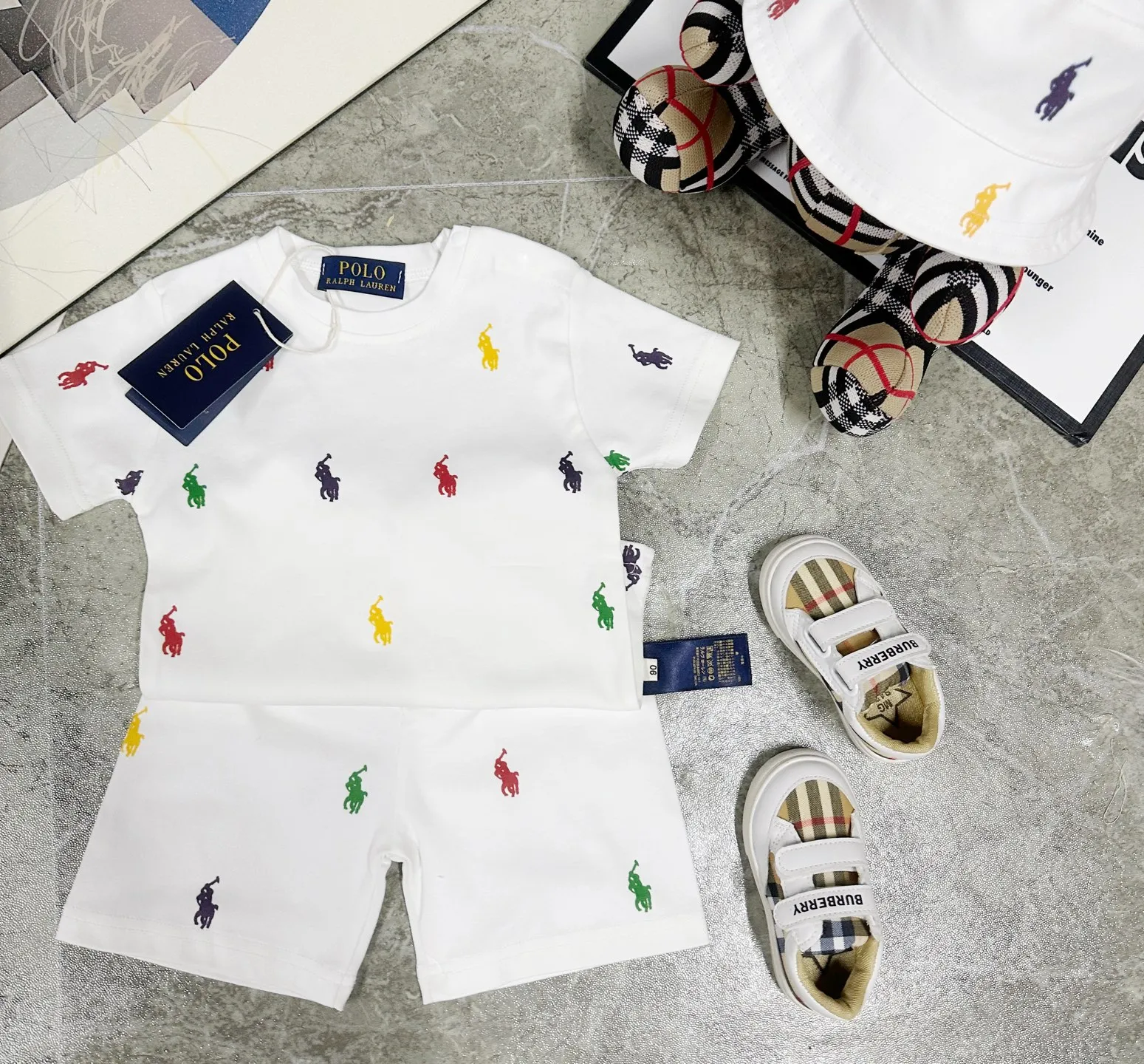 【66-110cm】二点セット 絶対欲しい 大注目 カジュアル 刺繍 トレンド  ベビー 半袖Ｔシャツ+ショートパンツ セットアップ