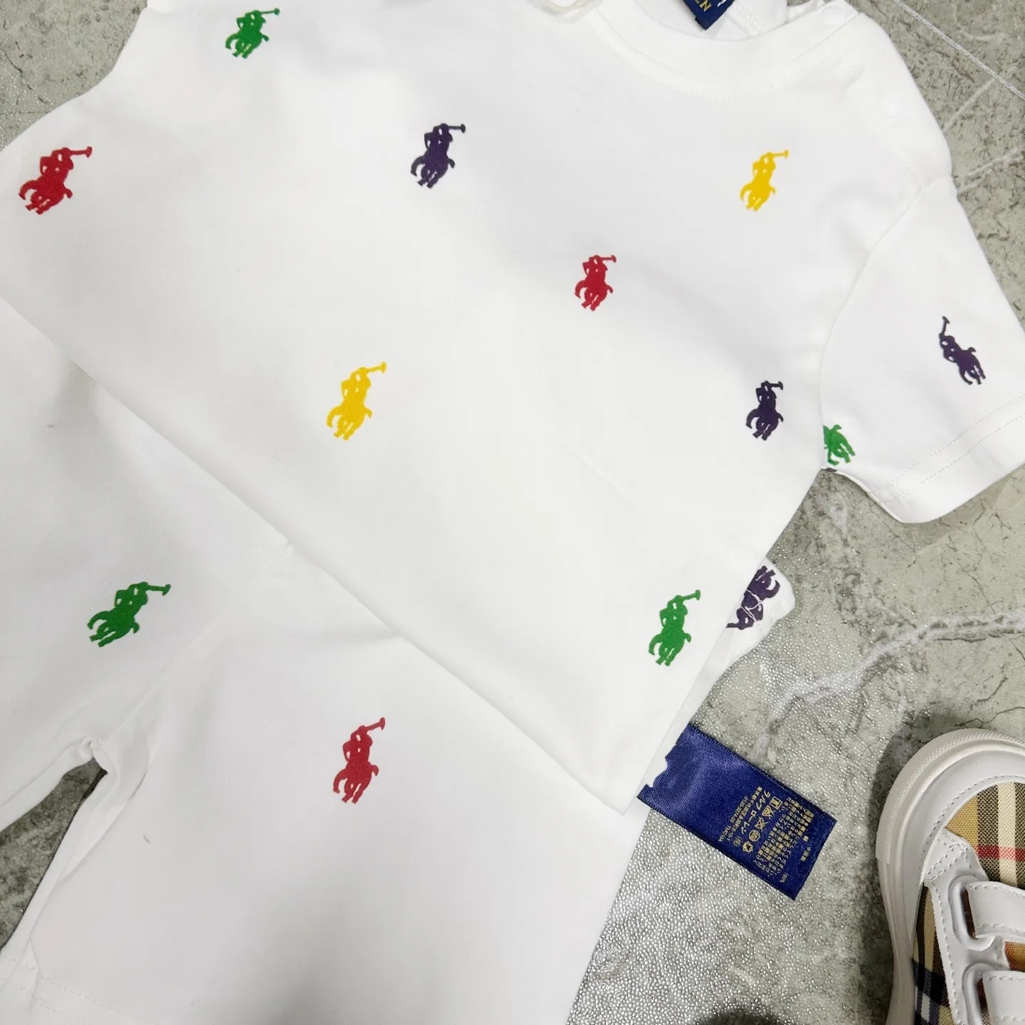 【66-110cm】二点セット 絶対欲しい 大注目 カジュアル 刺繍 トレンド  ベビー 半袖Ｔシャツ+ショートパンツ セットアップ