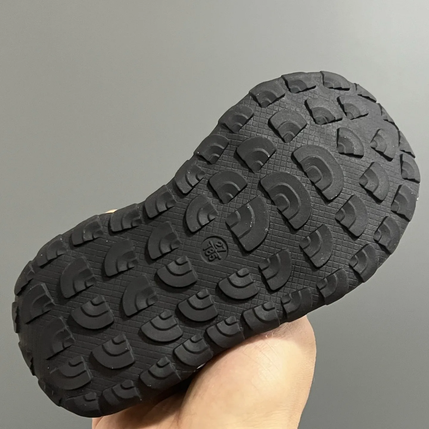 着るだけでオシャレ度UP 柔らかい素材 キッズサイズ 通気性 軽量 サンダル