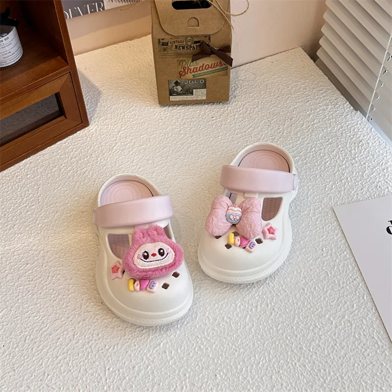 好感度100％  今季大注目 かわいさ満点 軽くてラクラク キッズ サンダル