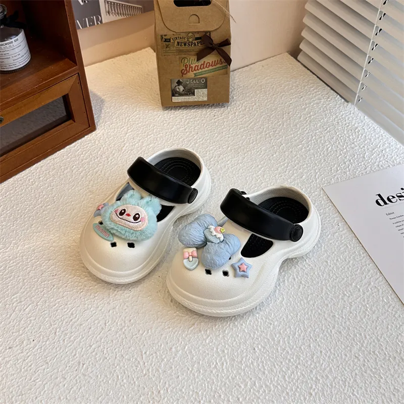 好感度100％  今季大注目 かわいさ満点 軽くてラクラク キッズ サンダル