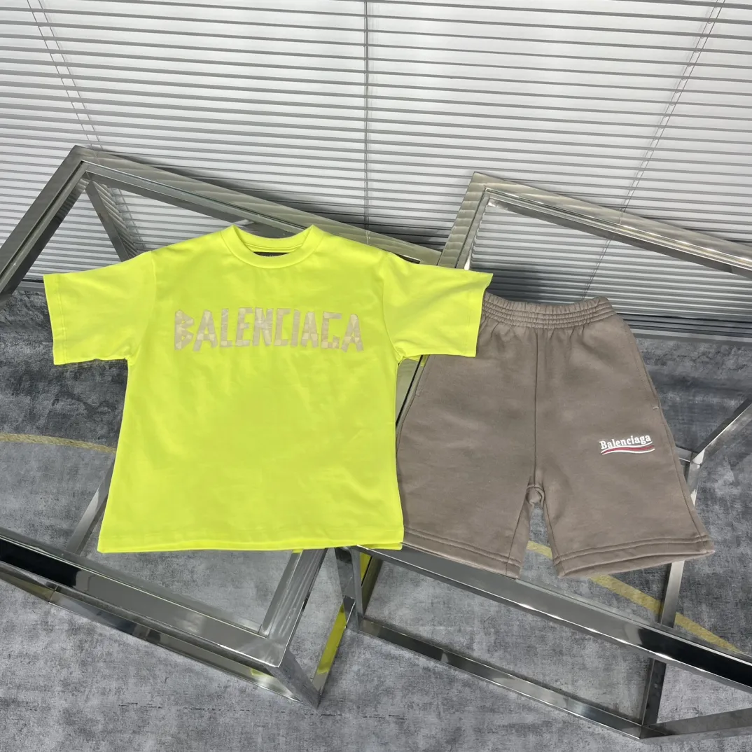 【100-150cm】目を奪われる 大人気 カジュアル トレンド スタイリッシュ 半袖 Ｔシャツ/ショートパンツ