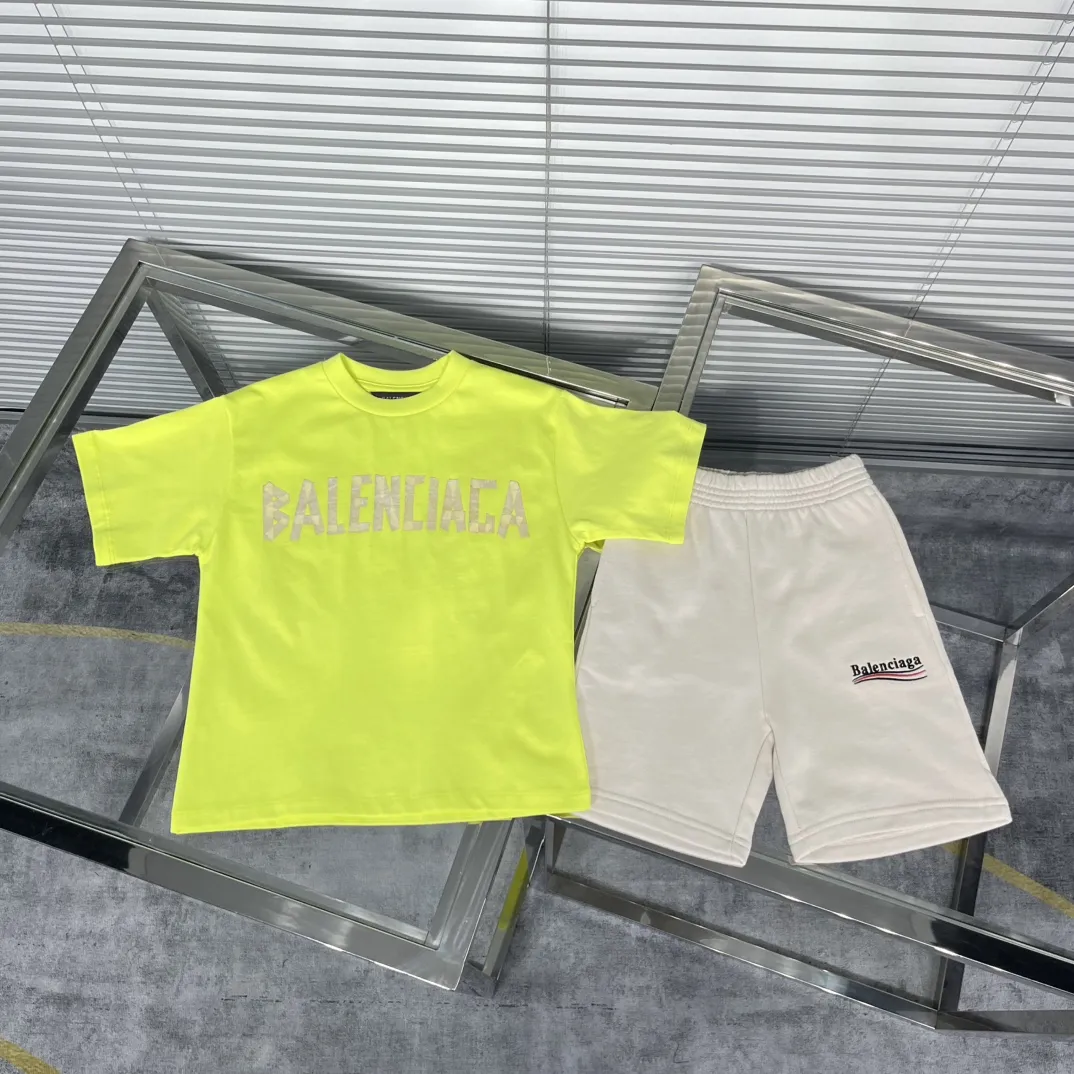 【100-150cm】目を奪われる 大人気 カジュアル トレンド スタイリッシュ 半袖 Ｔシャツ/ショートパンツ