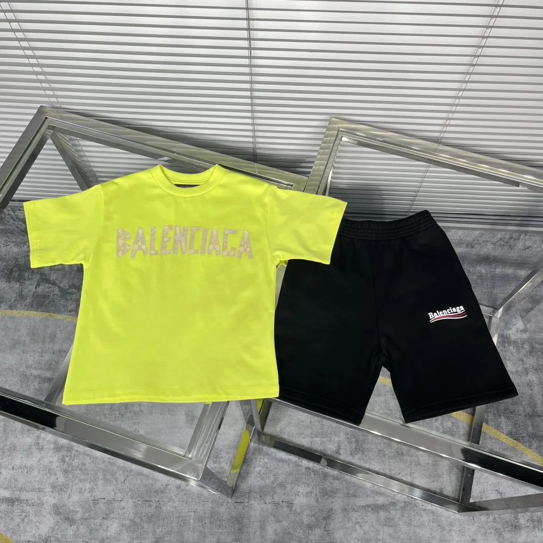 【100-150cm】目を奪われる 大人気 カジュアル トレンド スタイリッシュ 半袖 Ｔシャツ/ショートパンツ
