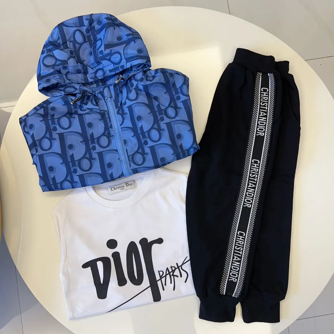 【90-150cm】トレンド感満点 お気に入り カジュアル カッコイイ アウター/長袖Ｔシャツ/パンツ