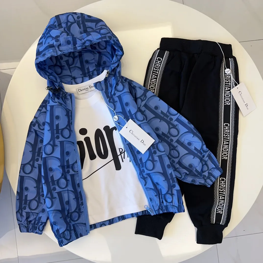 【90-150cm】トレンド感満点 お気に入り カジュアル カッコイイ アウター/長袖Ｔシャツ/パンツ