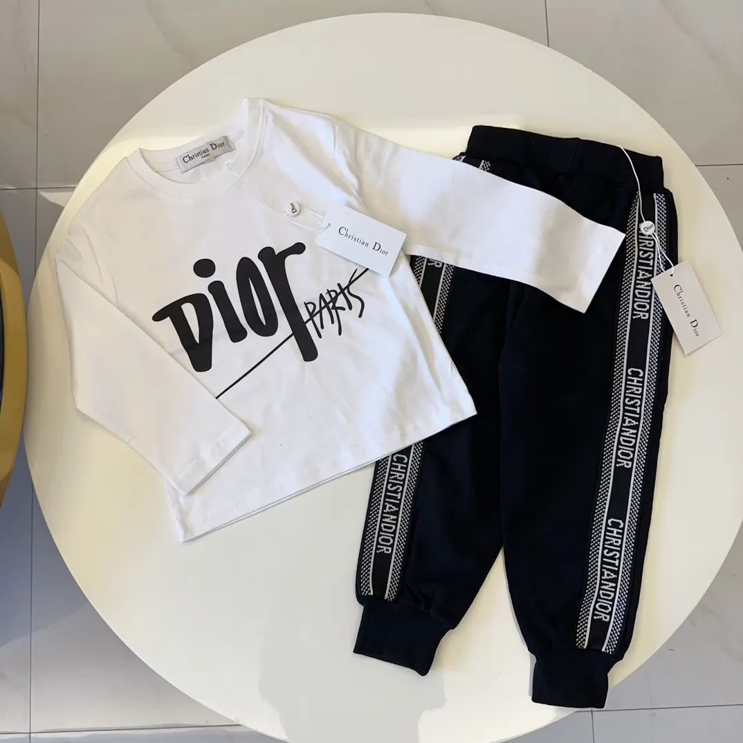 【90-150cm】トレンド感満点 お気に入り カジュアル カッコイイ アウター/長袖Ｔシャツ/パンツ