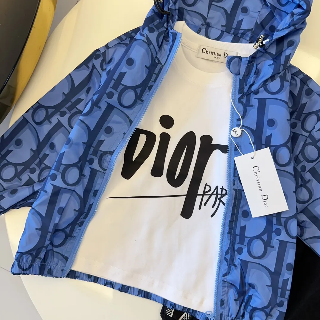 【90-150cm】トレンド感満点 お気に入り カジュアル カッコイイ アウター/長袖Ｔシャツ/パンツ