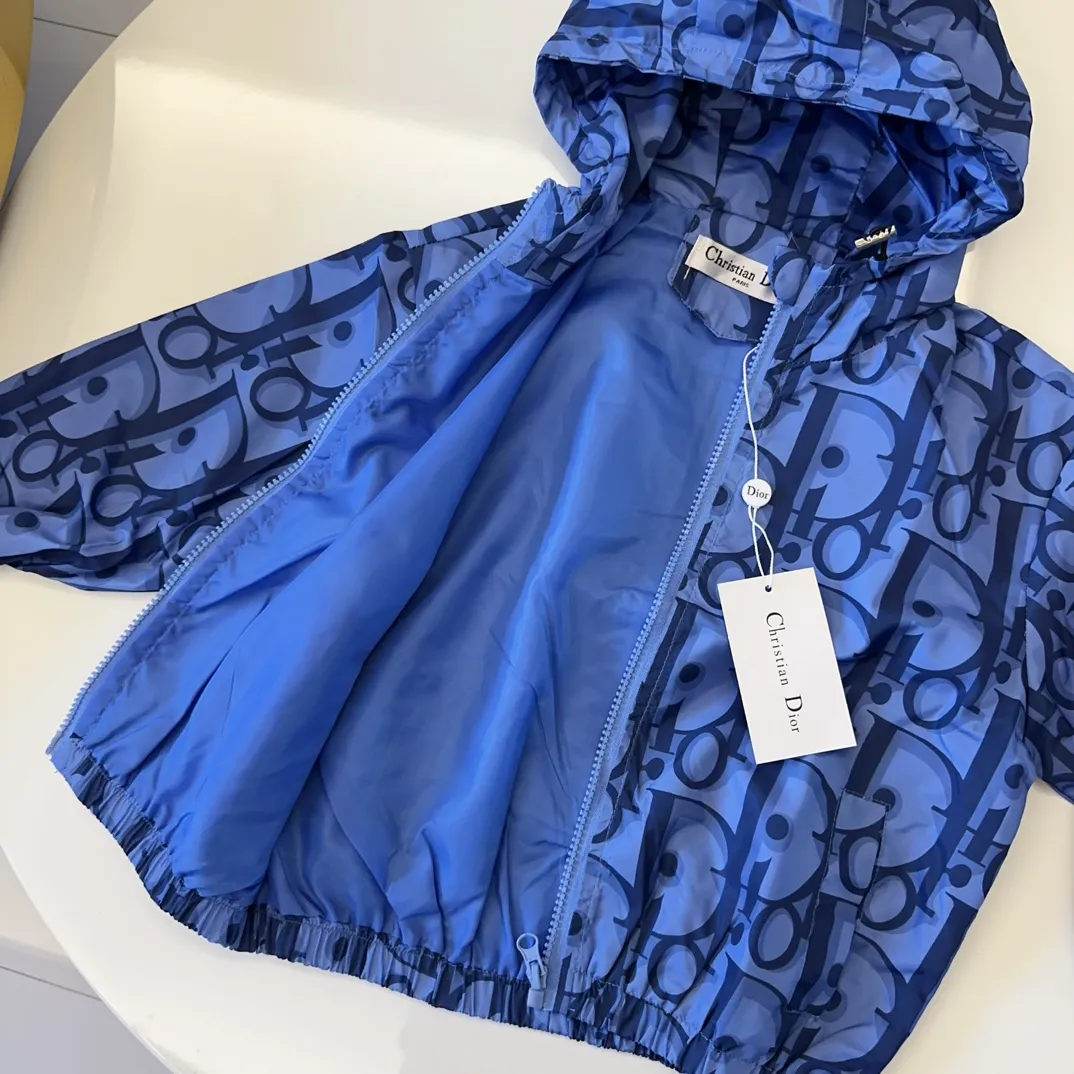 【90-150cm】トレンド感満点 お気に入り カジュアル カッコイイ アウター/長袖Ｔシャツ/パンツ