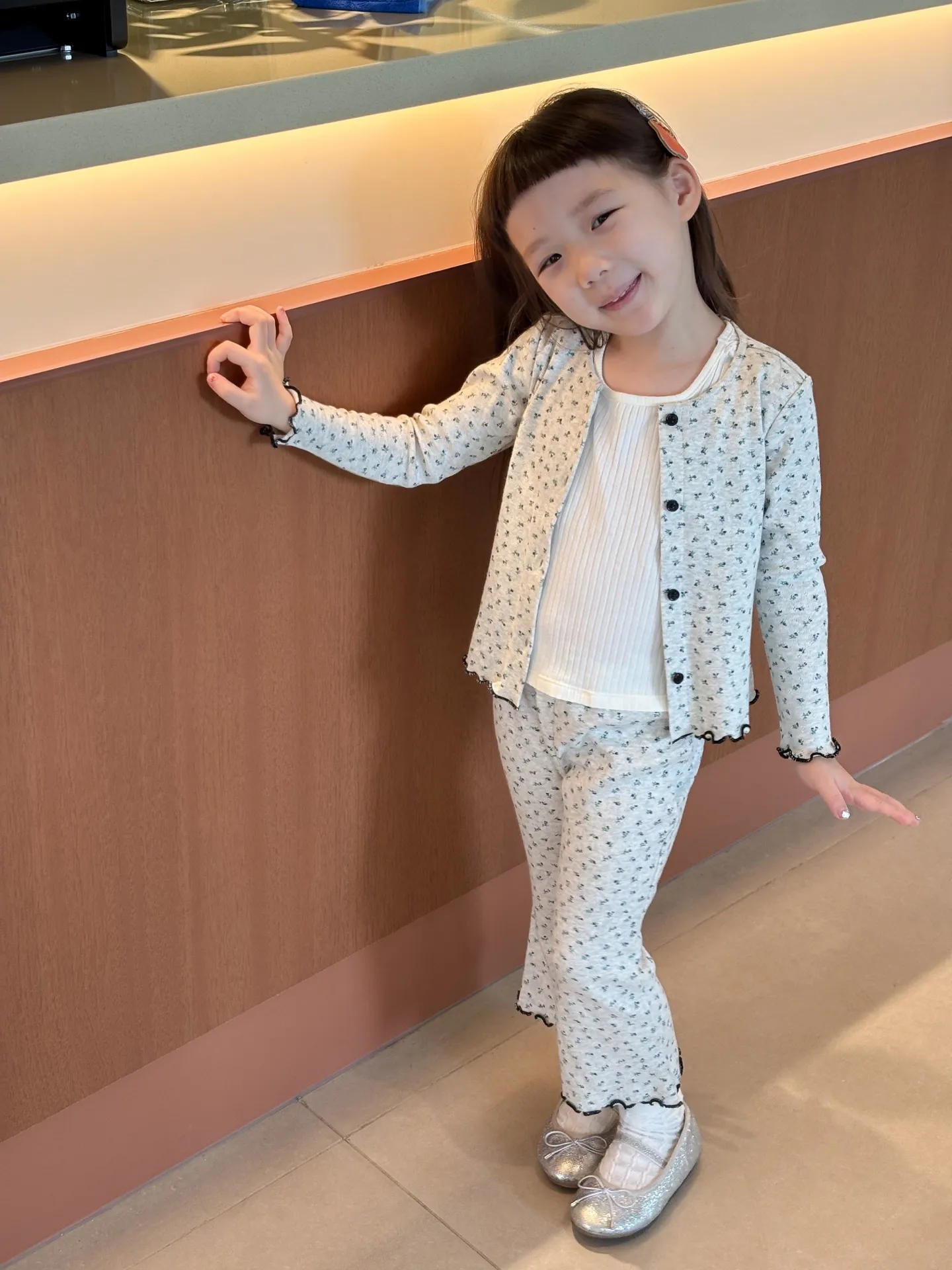 【90-130cm】二点セット 人気爆発中 好感度UP おしゃれ スウィート 女の子 トップス+パンツ セットアップ